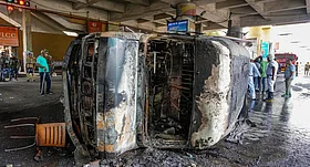 Minor crushed to death by speeding truck in Kolkata, massive protests erupt, vehicles set on fire