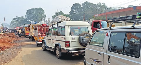 Vehicles stranded on state highway-19 due to the road blockade.