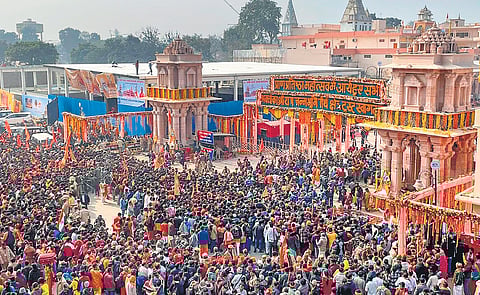 Mahant Prem Chand Das Ji, the 70-year-old Gaddi Nasheen and chief priest of Hanuman Garhi temple, broke a 288-year-old tradition.