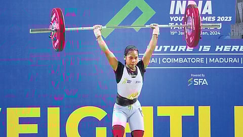 Jyoshna Sabar set National Youth record in Snatch in 40kg to clinch the gold medal