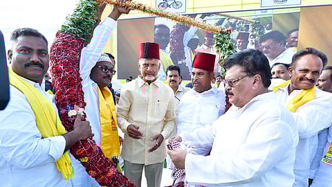 TDP supremo N Chandrababu Naidu takes part in ‘Raa Kadaliraa’.