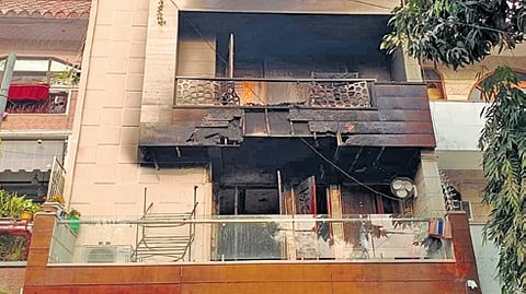 Pitampura buiding where fire occurred.