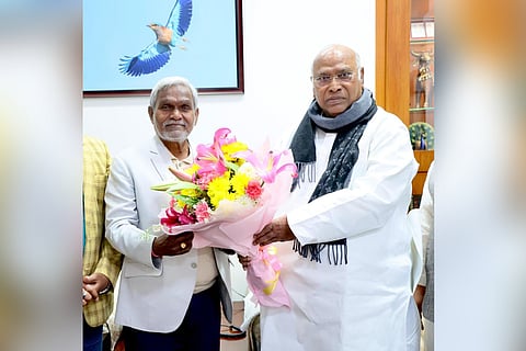 Champai Soren met with Congress President Mallikarjun Kharge on Sunday to discuss seat sharing for the upcoming Lok Sabha polls