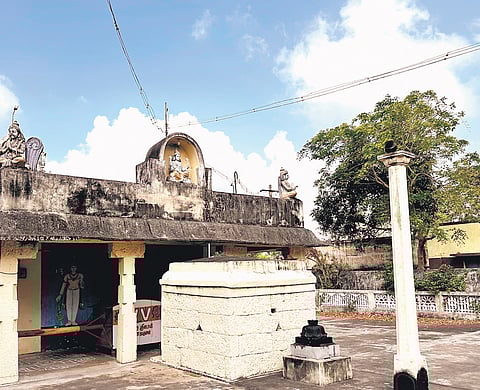Lakshminarayana Perumal temple is located in Kanchipuram's Kavantandalam.