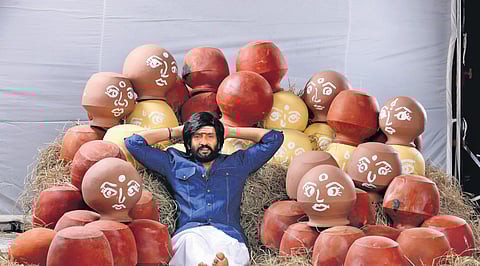 'Vadakkupatti Ramasamy' movie review: Enough laughs to make you forget the flaws