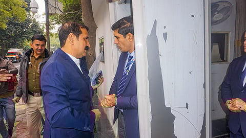 Delhi Police crime branch officials arrive at Delhi Chief Minister Arvind Kejriwal's official residence to serve him a notice in connection with a probe over his claim that the BJP was trying to buy AAP MLAs.