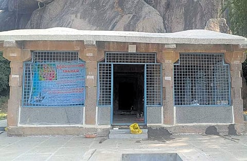 The famous Lakshmi Narasimha Temple and Shiva Temple atop Kondaveedu hill was constructed during the reign of Reddi Kingdom