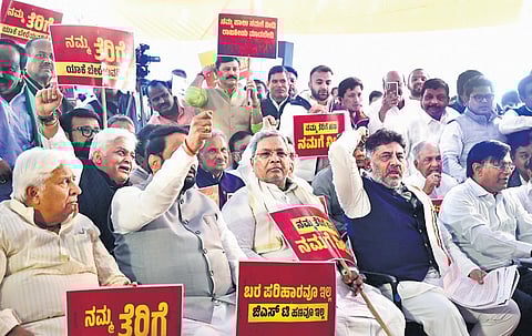 Congress leaders from Karnataka led by Chief Minister Siddaramaiah stage a protest against the Centre in New Delhi on Wednesday over the alleged injustice to the state in devolution of funds | Parveen Negi