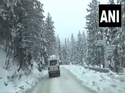 Himachal Pradesh: Fresh snowfall halts vehicular movement on 4 national highways.