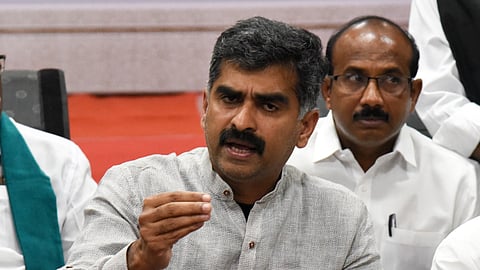 MDMK chief secretary Durai Vaiko addressing the media in Tiruchy. 