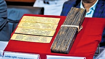 In Bhubaneswar, the Customs wing handed over palm leaf manuscripts having 155 leaves and handmade manuscripts consisting of 17 pages, to the ASI. 