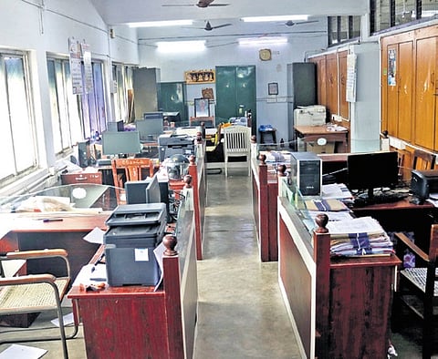Over 14K revenue officials in TN begin indefinite strike 