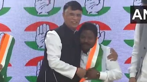 BJP leader Jai Prakash Bhai Patel joins Congress