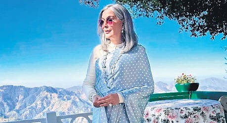  Zeenat Aman