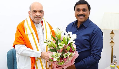 KRPP Founder Gali Janardhana Reddy calls on Union Home minister Amit Shah in New Delhi on Thursday. 
