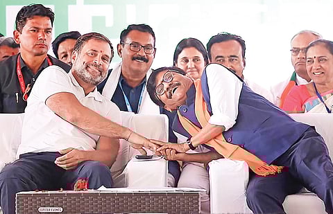 Congress leader Rahul Gandhi with Shiv Sena (UBT) leader Sanjay Raut during ‘Kisan Mahapanchayat’ at Chandwad, in Nashik.