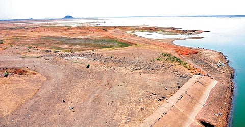 Bhagiratha authorities alerted as  Lower Manair Dam reaches near-dead storage