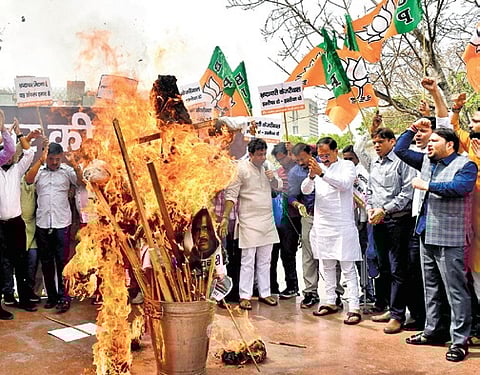 BJP burns CM Kejriwal’s effigy, demands strict punishment