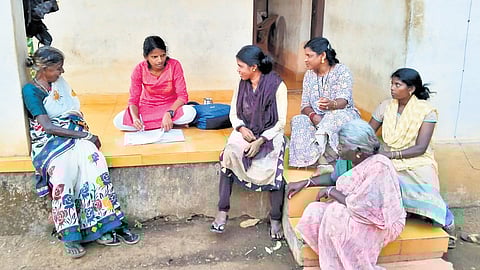 Kalavathi interacts with other Koraga women as part of her thesis - ‘Koraga PVTG - Socio-Cultural Study’.
