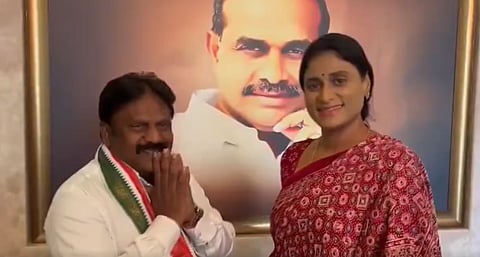 Chintalapudi YSRCP MLA Unnamatla Eliza Garu with APCC president YS Sharmila.