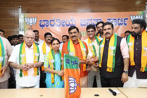 Former Karnataka Minister and mining baron G Janardhana Reddy on Monday rejoined the BJP ahead of the 2024 Lok Sabha polls. Reddy today merged his KRPP with the BJP as he, along with wife Aruna Lakshmi and some family members, joined the party in the presence of its veteran leader and former Chief Minister B S Yediyurappa, state President B Y Vijayendra, and others.