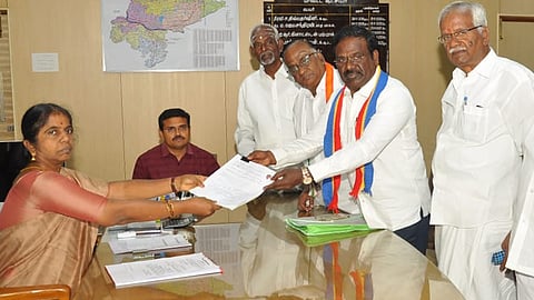 PMK Arakkonam candidate Balu filling the nomination in Ranipet collectorate on wednesday