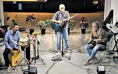 Indie band Worst Case Scenario.