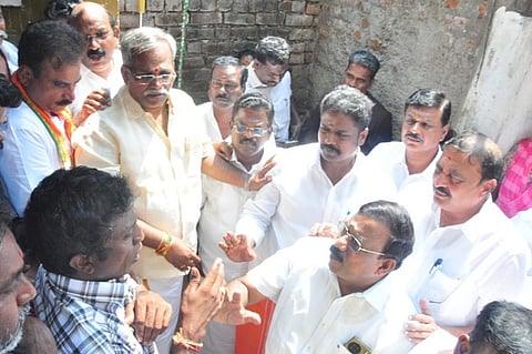 Puducherry BJP state president Selvaganapathy MP, BJP MLAs and executives visited the house of the 9-year-old child who was murdered.