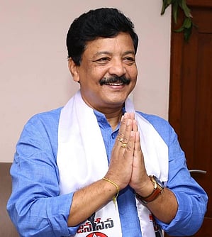 Chief Minister N Chandrababu Naidu visits Rushikonda buildings 