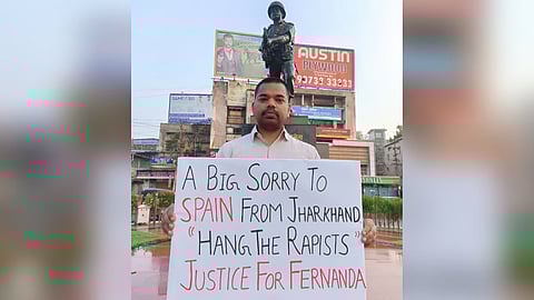 A youth stands in solidarity with the gangrape victim in Ranchi (Photo | Express)