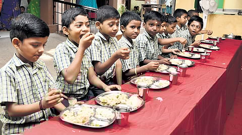 Karnataka School Education Department: Cut use of sunflower oil in midday meals by 10 per cent