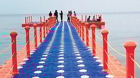Floating bridge