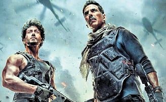 'Bade Miyan Chote Miyan' movie poster