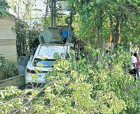Car rammed into a transformer at Road no. 36, Jubilee Hills