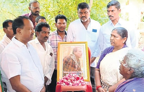 Panchayat Raj Minister Danasari Anasuya, alias Seethakka, visits the home of slain Maoist Sudhakar in Jayashankar Bhupalapally district on Wednesday.