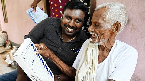 Elderly voter, election