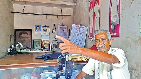 75-year-old CPM veteran Sukumaran Nair at his tailoring shop at Kodunganoor in Thiruvananthapuram. 
