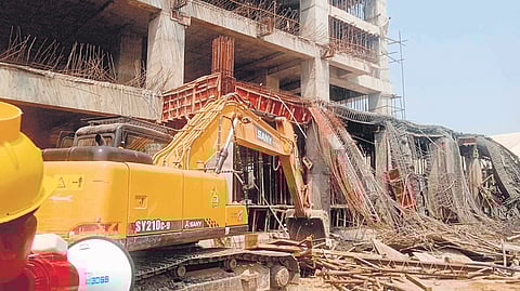The collapsed portico at Puri railway station 