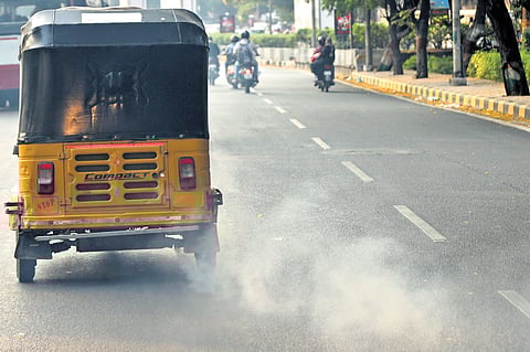 An auto emitting smoke in Hyderabad 