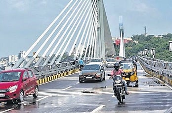 The police will use the eight CCTV cameras placed across the length of the bridge and deploy two patrol vehicles.