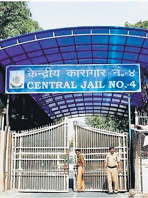 Initial investigations suggest a struggle for dominance as the motive, underscoring the ongoing battle for control within the prison’s hierarchy.