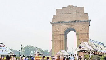 Minor girl gets boyfriend killed at India Gate