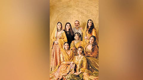 signer Rimple and Harpreet Narula
with the Heeramandi cast