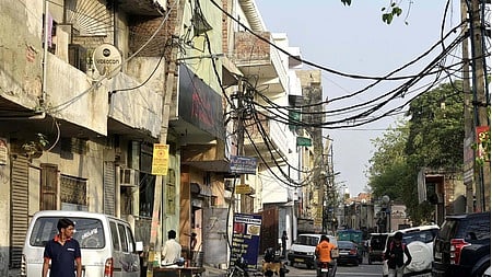 PM-UDAY 2.0 builds upon that foundation but a lesser number of colonies. Granting legal ownership rights is central to PM-UDAY 2.0. 