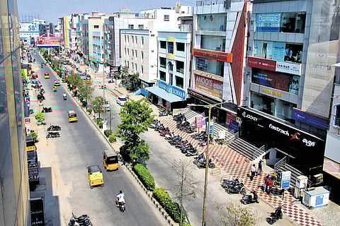 The deserted MR Palli Circle in Tirupati due to scorching summer heat on Monday.