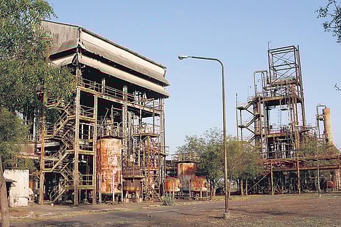 (L-R) Site of the Union Carbide pesticide plant in Bhopal. 