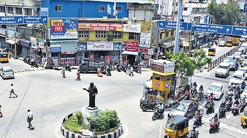 Due to the construction of a flyover at the junction, traffic diversion will be in place till April 26, 2025