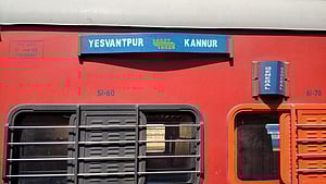 Around 20 Malayalis onboard Yesvantpur- Kannur train lost valuables, including jewellery and mobile phones, worth lakhs. 