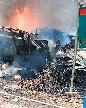The burning truck on NH49