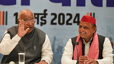 Congress President Mallikarjun Kharge and Samajwadi Party President Akhilesh Yadav during a joint press conference, in Lucknow.